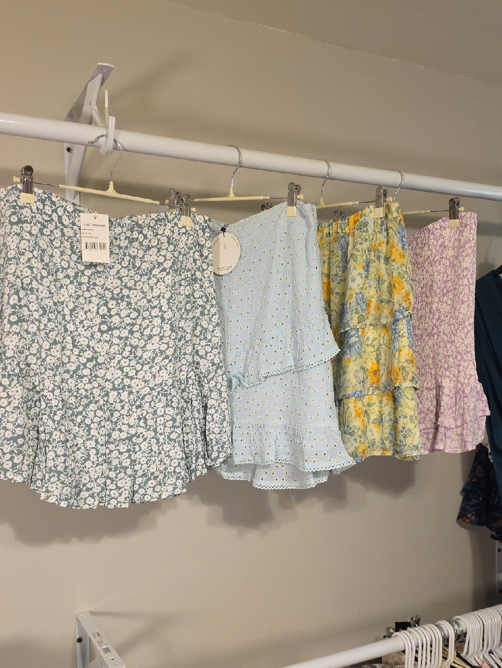 Lost + Wonder Mini Skirt Bundle Of 4. Size Large